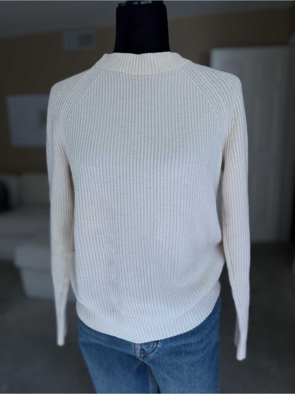 Women’s Cream Ribbed Knit Sweater - Classic Crewneck Banana Republic Size S